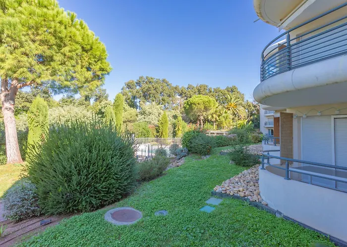 Belle Terrasse St-raphael * Сен-Рафаэль